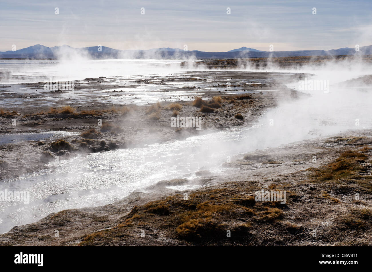 Menschen Baden in natürlichen heißen Quellen in der Salar de Uyuni, Bolivien Stockfoto