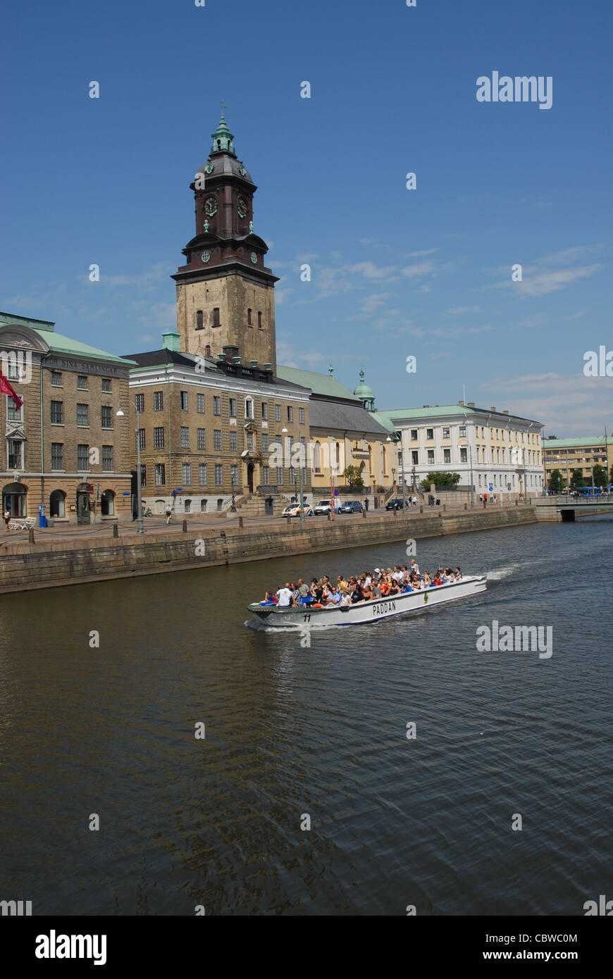 Besichtigung von einer Paddan-Bootstour vorbei an einem Kanal Christine Kyrka in Göteborg, Schweden Stockfoto