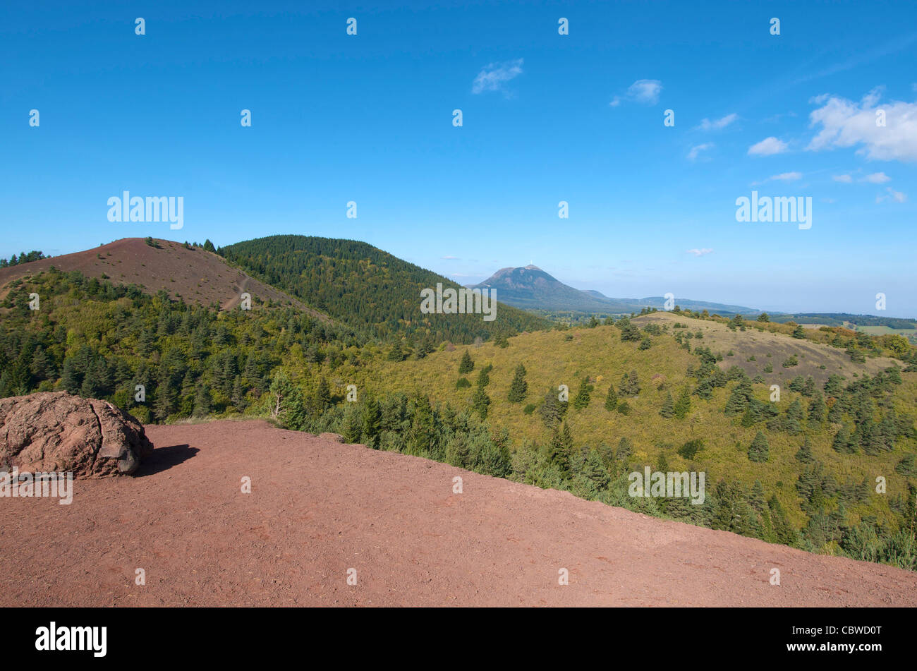 Blick über den Parc Naturel Regional des Vulkane d ' Auvergne - Nationalpark der Vulkane, Puy de Dome, Auvergne, Frankreich. Stockfoto