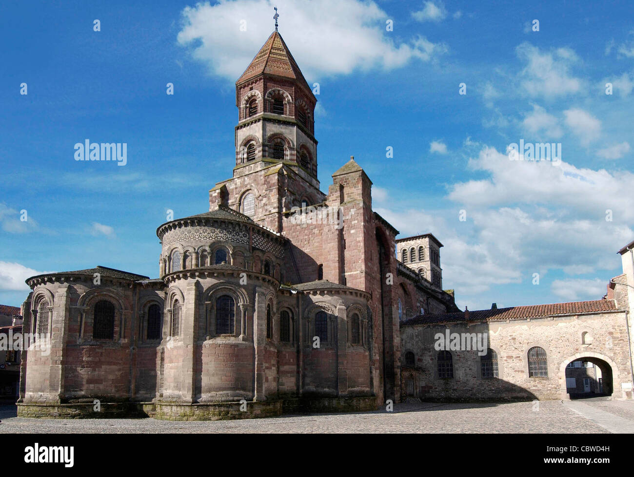 Basilika Saint-Julien, Brioude, Haute Loire, Auvergne, Frankreich. Stockfoto