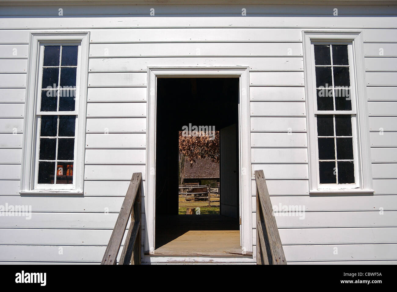 Vorderen und hinteren Türen, ein Gebäude auf dem Gelände der historischen Latta-Plantage in der Nähe von Charlotte, North Carolina Stockfoto