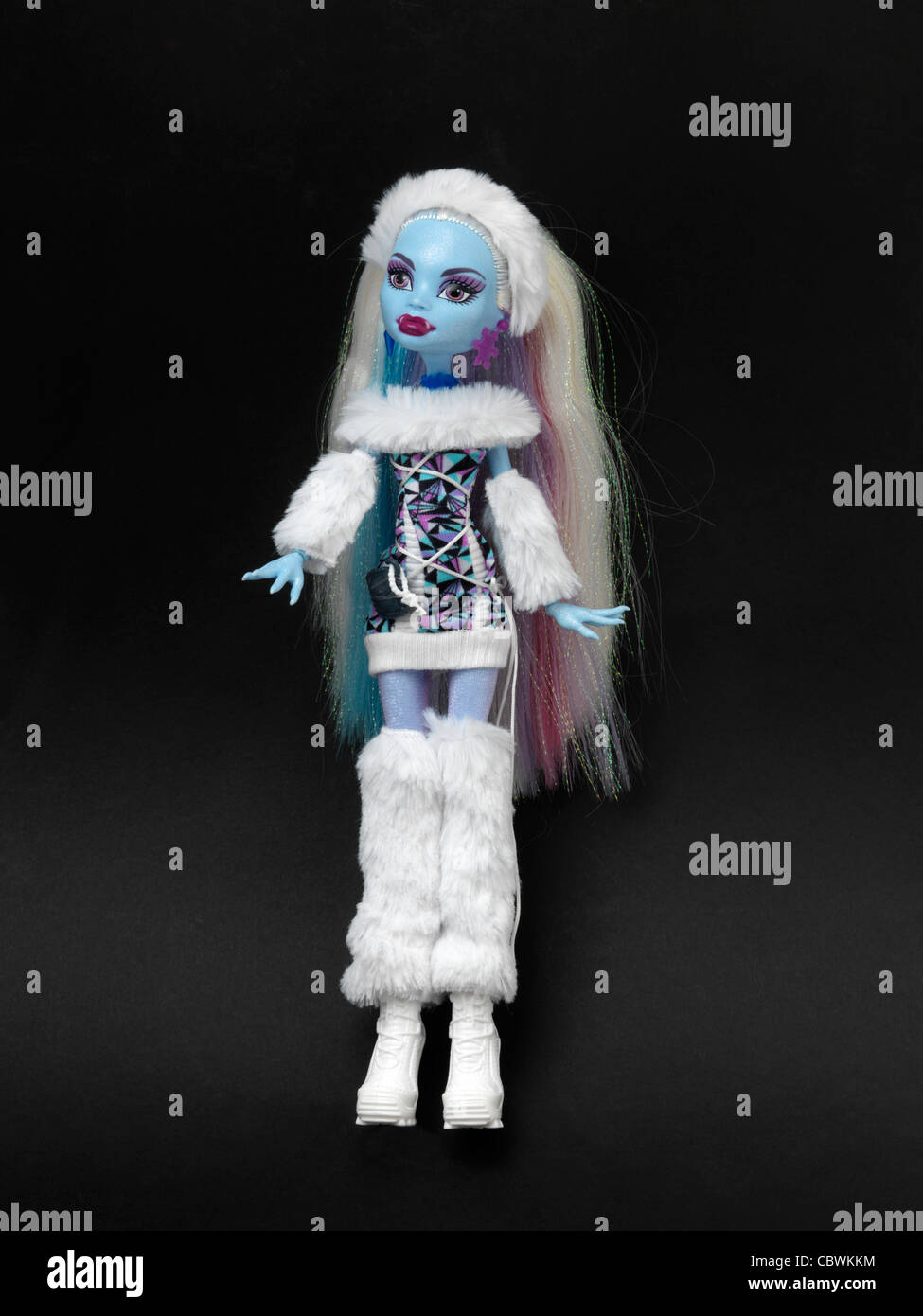 Monster High Puppe Abbey Bominable Tochter des Yeti mit blauer Haut und Fell tragen Stockfoto