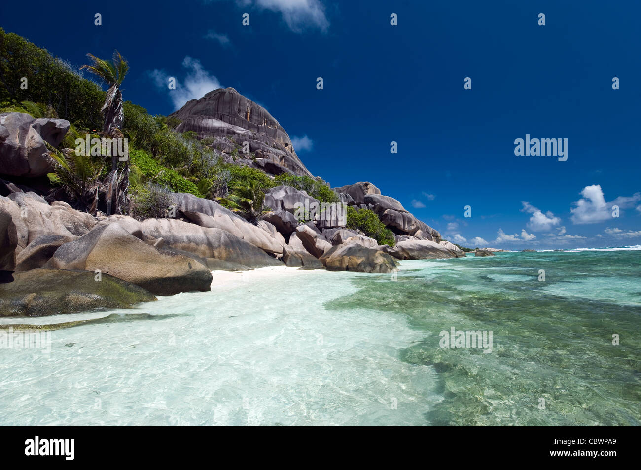 Tropischer Strand, La Digue, Seychellen Stockfoto