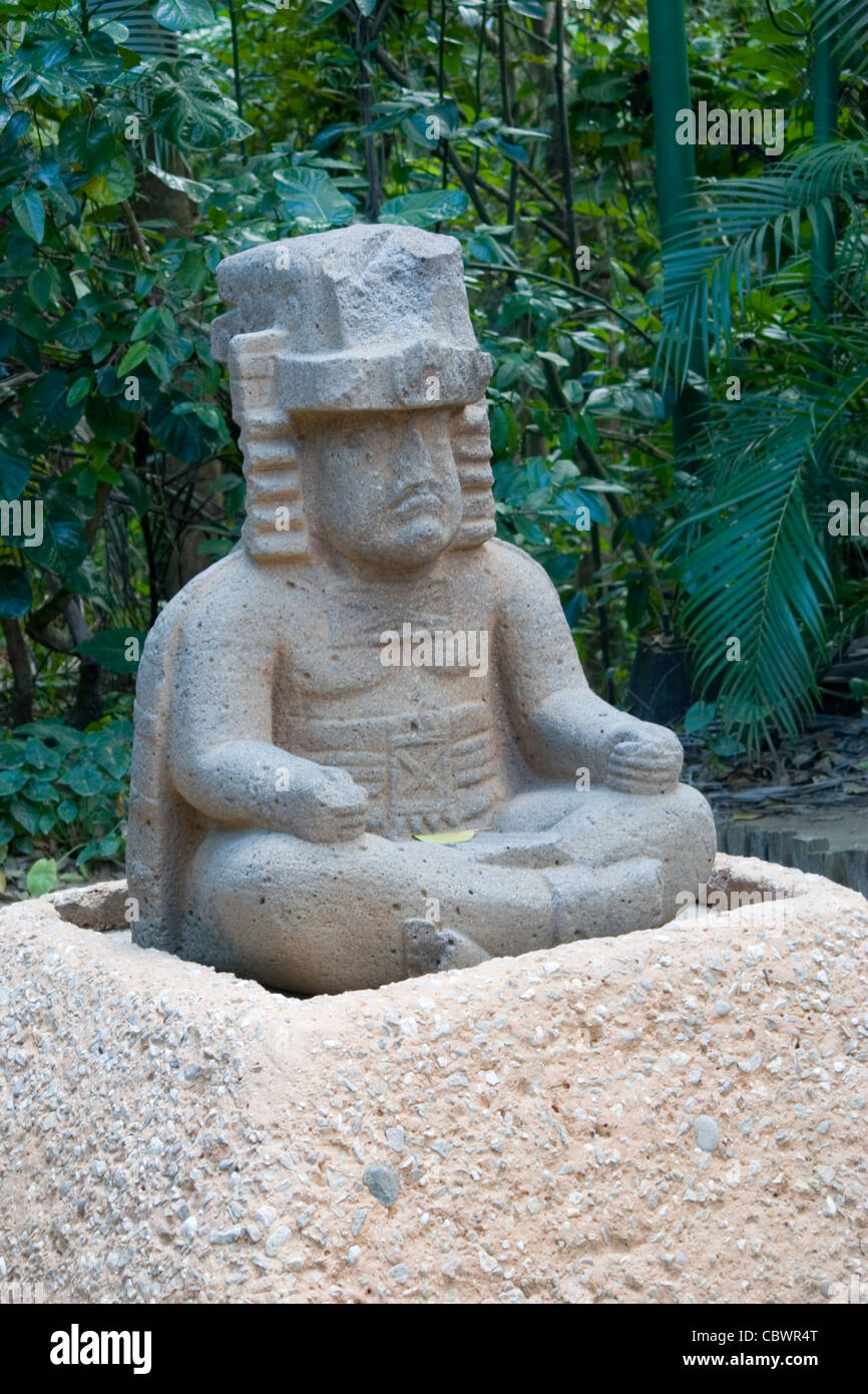 Olmekische Skulptur, 900 BCE-400BCE, von La Venta Ruine Standort im La Venta Museum und Skulpturenpark, Villahermosa, Tabasco, Mexiko Stockfoto