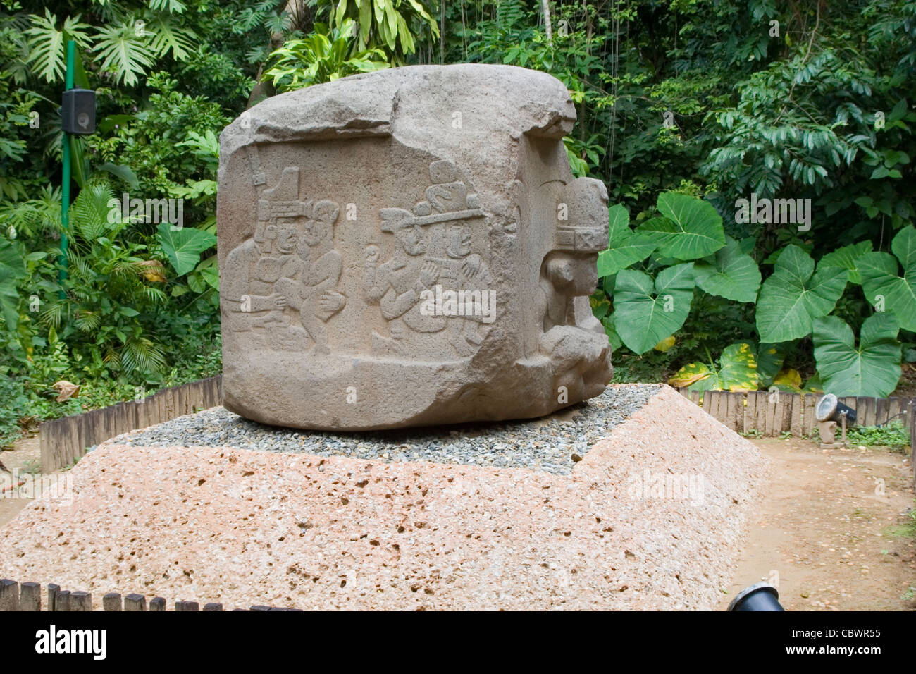 Olmekische Skulptur, 900 BCE-400BCE, von La Venta Ruine Standort im La Venta Museum und Skulpturenpark, Villahermosa, Tabasco, Mexiko Stockfoto