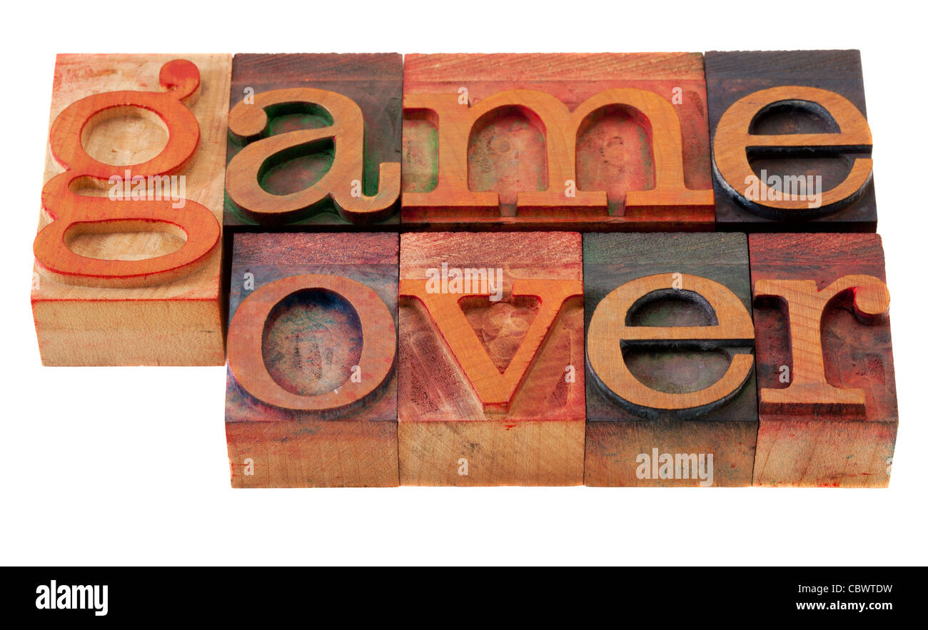 Spiel vorbei (Verlust-Konzept) - Wörter in Vintage Holz Buchdruck Druckstöcken, isoliert auf weiss Stockfoto