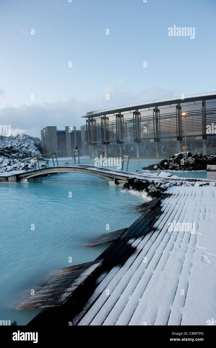 Schnee und Eis im blue Lagoon Spa Reykjavik Island Stockfoto