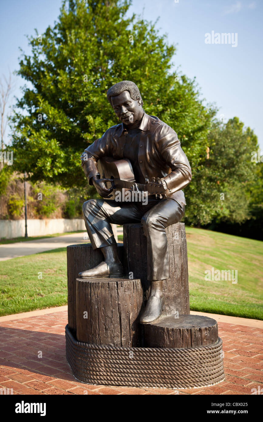 Statue von amerikanischer Soul Singer-Songwriter Otis Redding durch Künstler Bradley Cooley in Gateway Park Macon, Georgia. Stockfoto