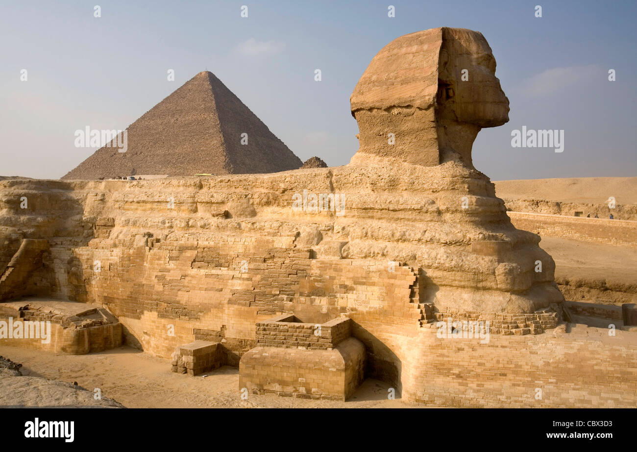 Große Sphinx und die Pyramide des Chephren, Giza, Ägypten Stockfoto