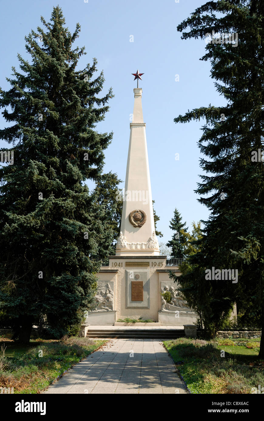 Sowjetischer Soldatenfriedhof in Baruth südlich von Berlin. Stockfoto