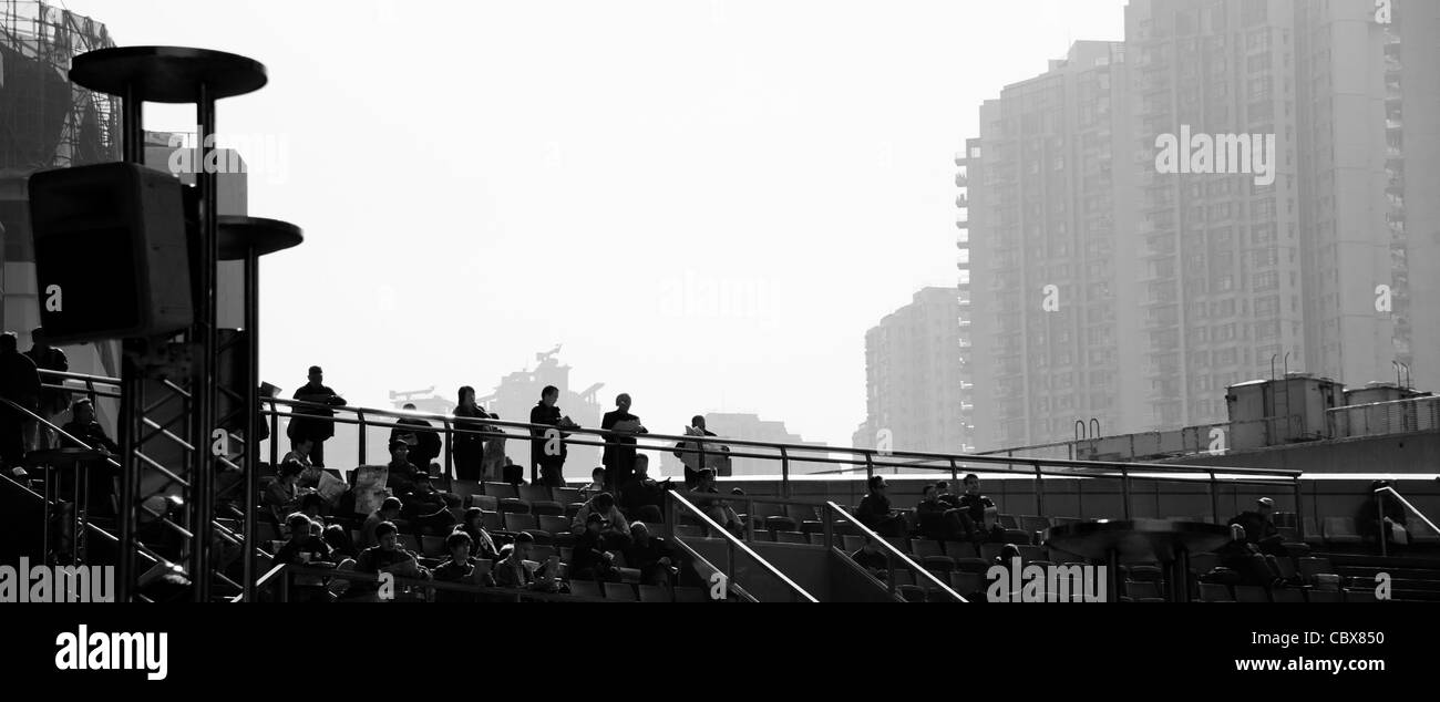 Sha Tin, Hong Kong. Zuschauer an der Rennstrecke des Hong Kong Jockey Club. Stockfoto