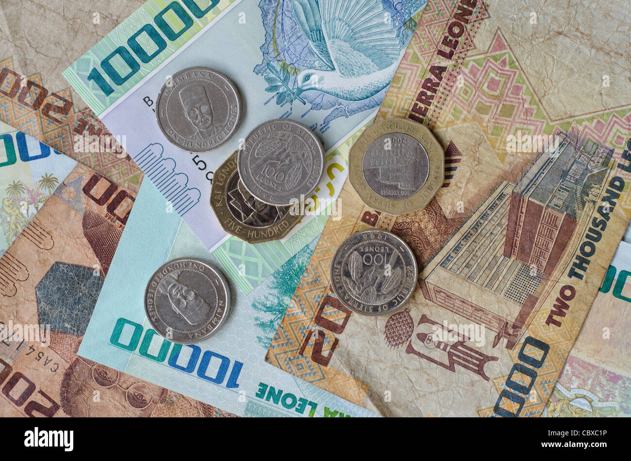 sierra leone wahrung einschliesslich der banknoten und munzen stockfotografie alamy