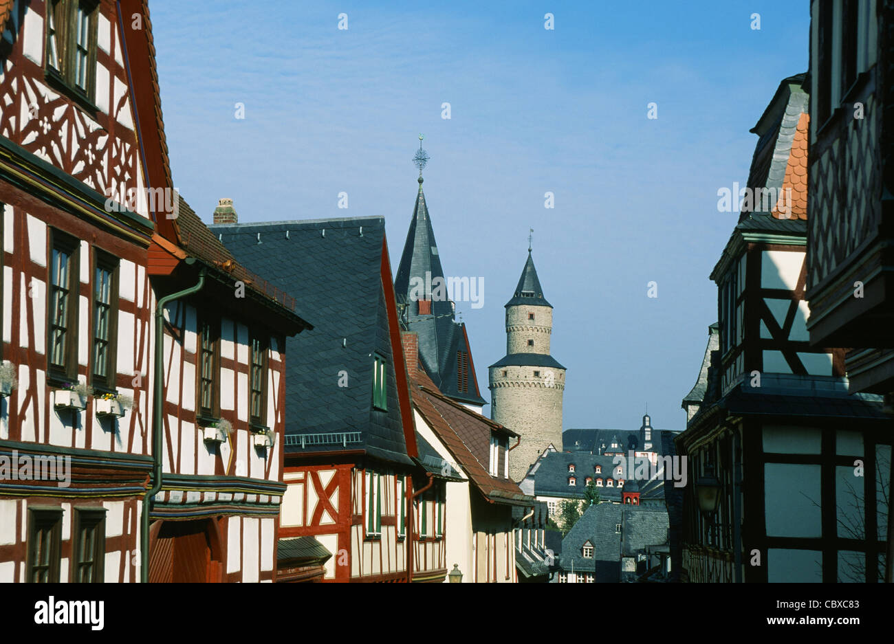 Die alte Stadt Idstein mit Fachwerkhäusern und dem Hexenturm Hexenturm gefunden in Hessen, Deutschland Stockfoto