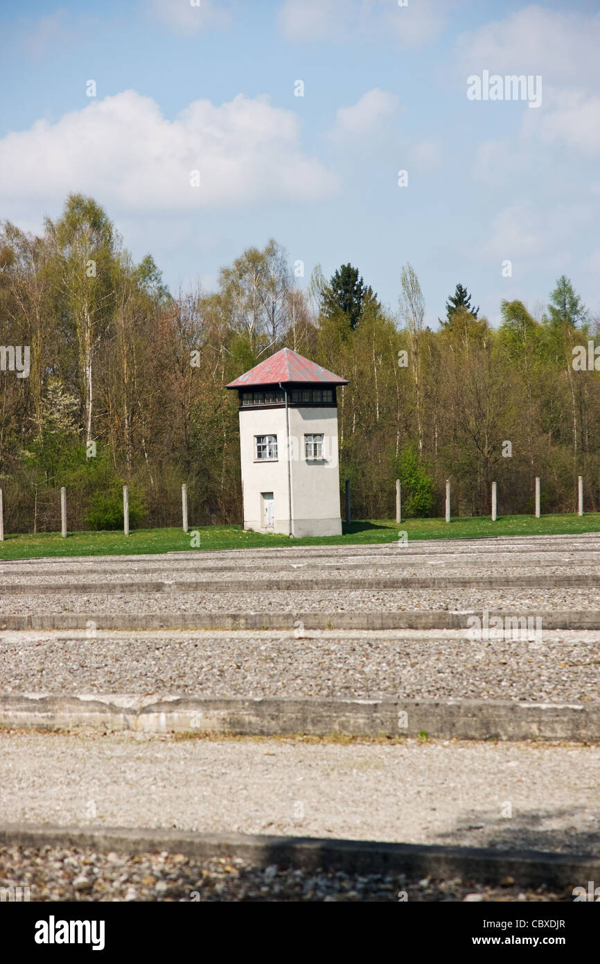 Aussichtsturm auf dem Umfang des Konzentrationslagers Dachau Stockfoto