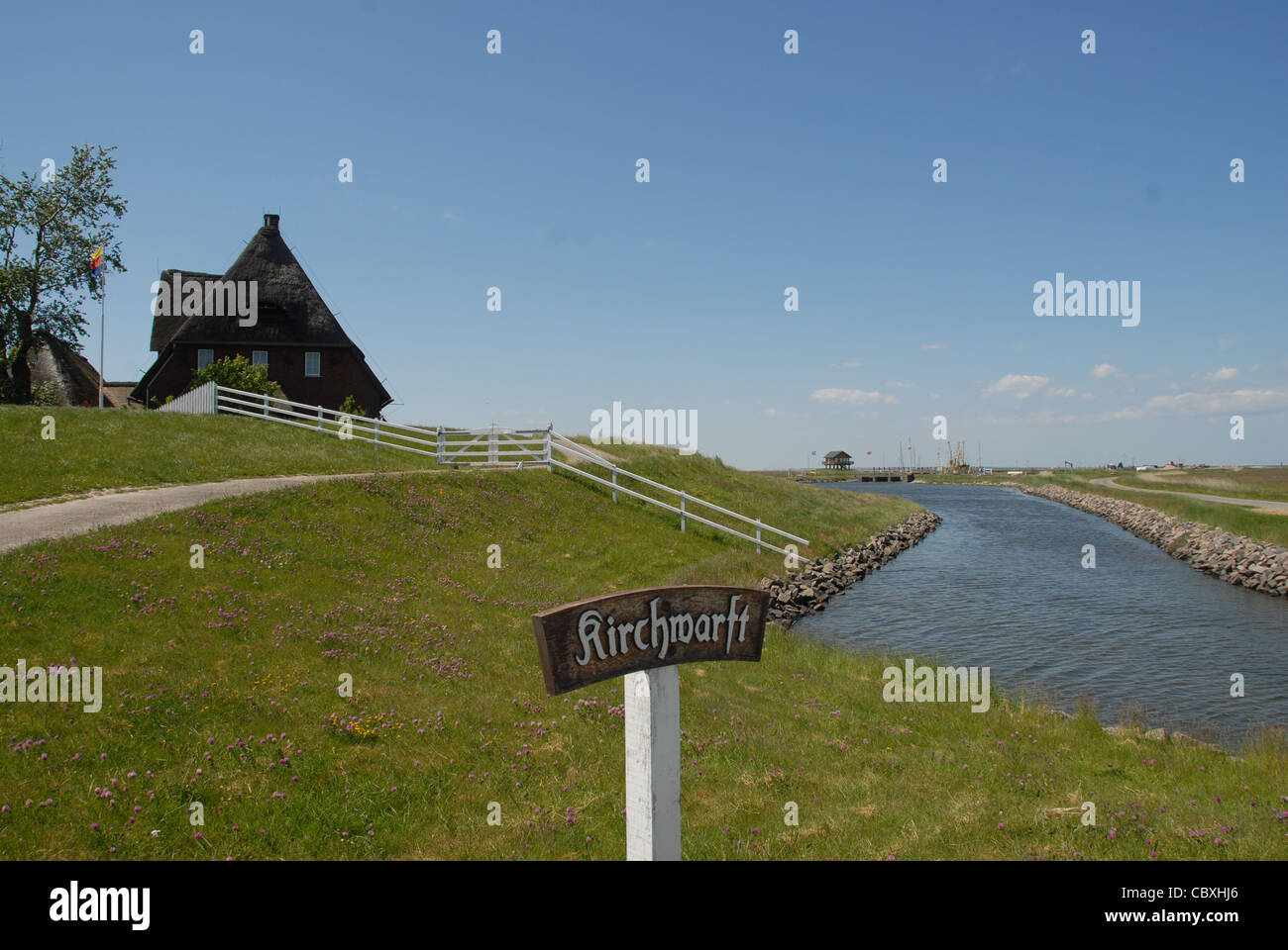 Kirchwarte auf der nordfriesischen Insel Hallig Hooge im UNESCO-Weltkulturerbe wattenmeer Norddeutschlands Stockfoto