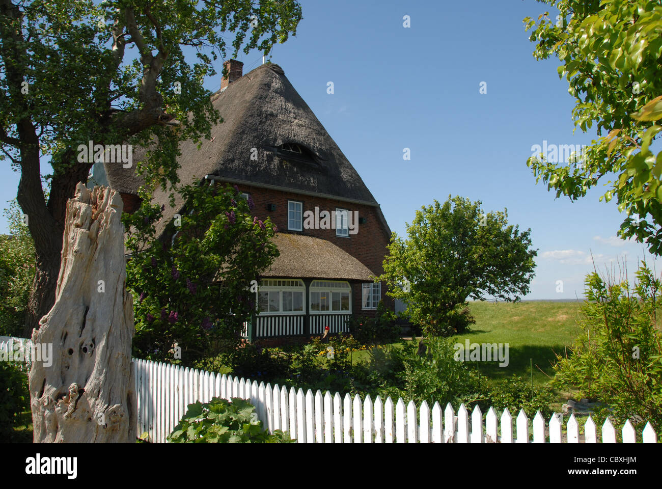 Kirchwarte auf der nordfriesischen Insel Hallig Hooge im UNESCO-Weltkulturerbe wattenmeer Norddeutschlands Stockfoto