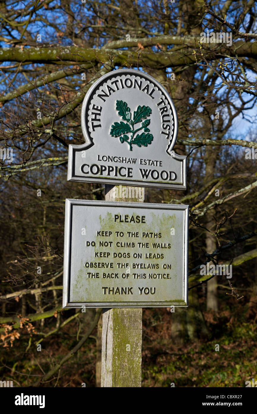 National Trust Zeichen: Niederwald Holz, Derbyshire Stockfoto