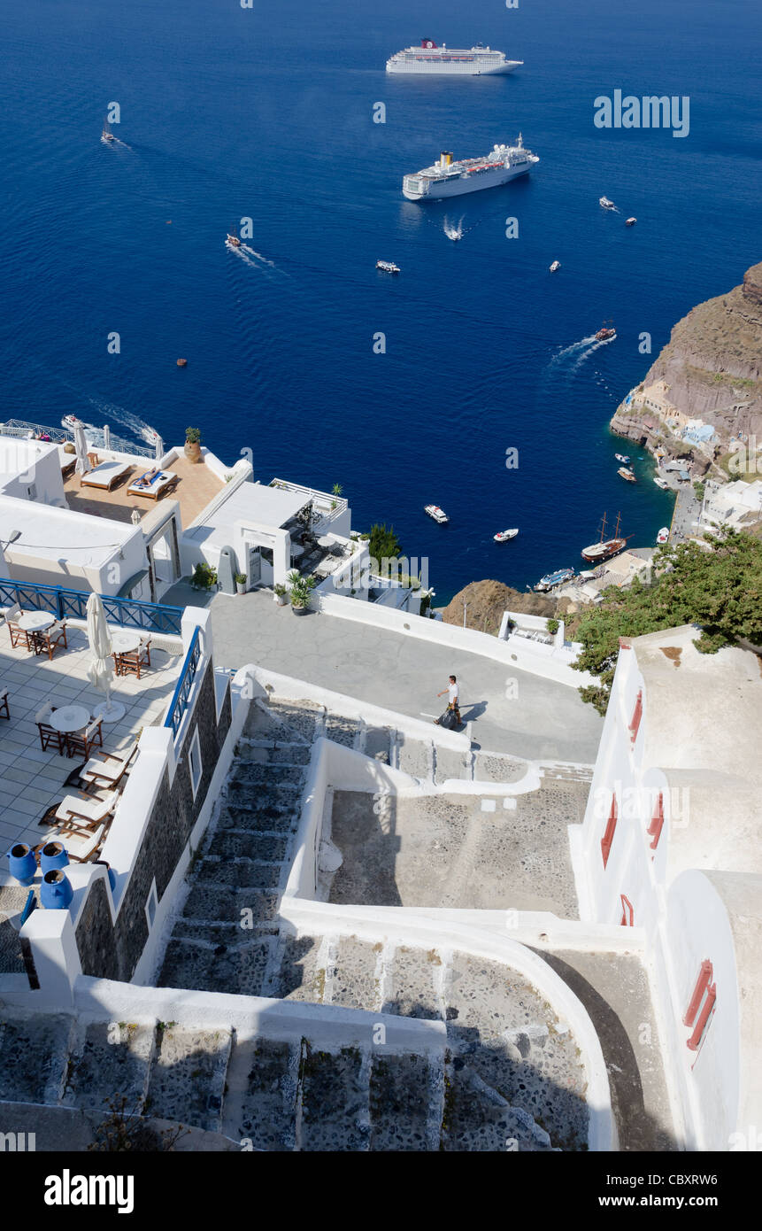 Blick auf Santorini Kykladen-Inseln, Griechenland, Insel mit Booten Stockfoto