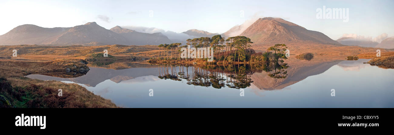 Panorama-Bild der Derryclare Lough, Connemara Stockfoto