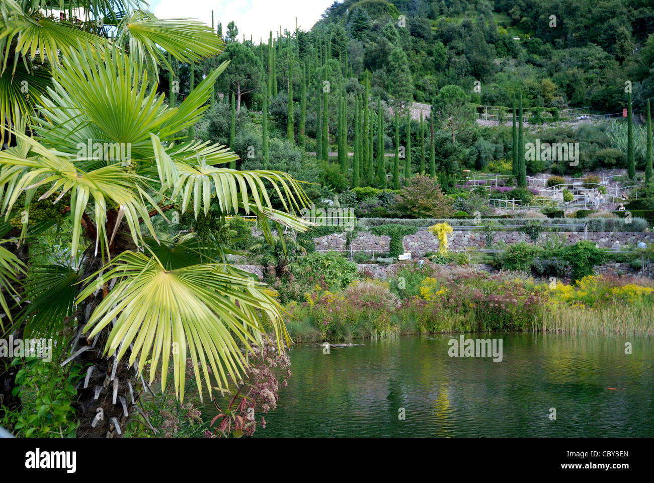 Botanischer Garten im Schloss Trauttmansdorff Meran in Südtirol. Stockfoto