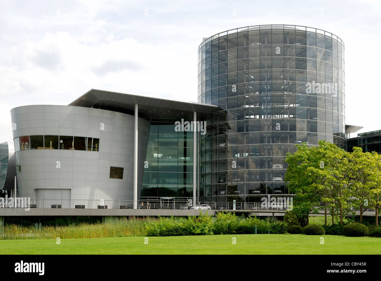 Gläserne Manufaktur des Volkswagen Konzerns in Dresden. Stockfoto