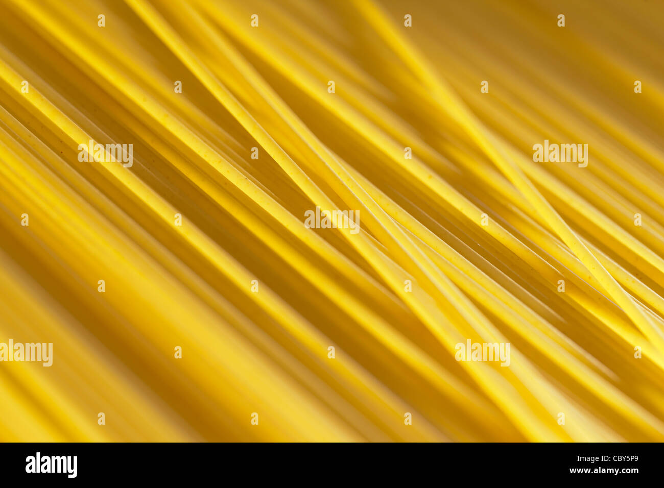 ein Close Up von ungekochten Spaghetti Stockfoto