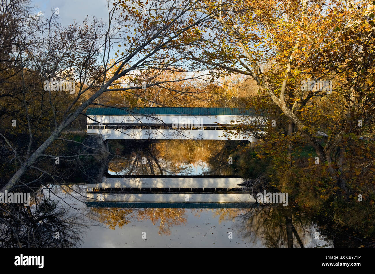 Westport überdachte Brücke am Sand Creek in Decatur County, Indiana Stockfoto