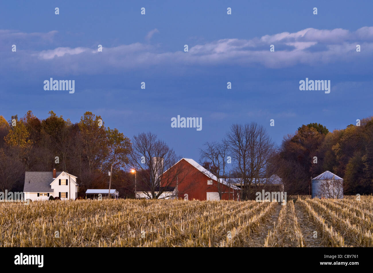 Letzten Licht des Tages auf des Mittelwestens Farm in Jennings County, Indiana Stockfoto