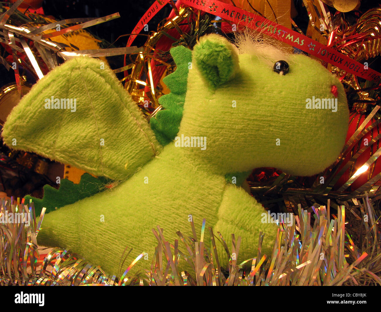 Grüner Drache Spielzeug Weihnachtsbaum Stockfoto