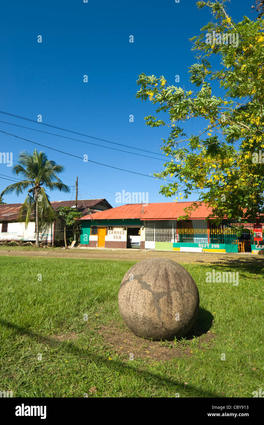 Historische Granit Kugel Palmar Sur costarica Stockfoto