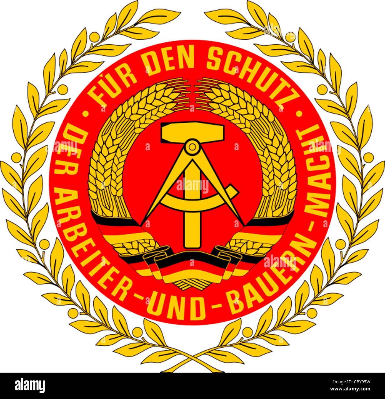 Wappen der nationalen Volksarmee Armee NVA mit dem Staatswappen der DDR. Stockfoto