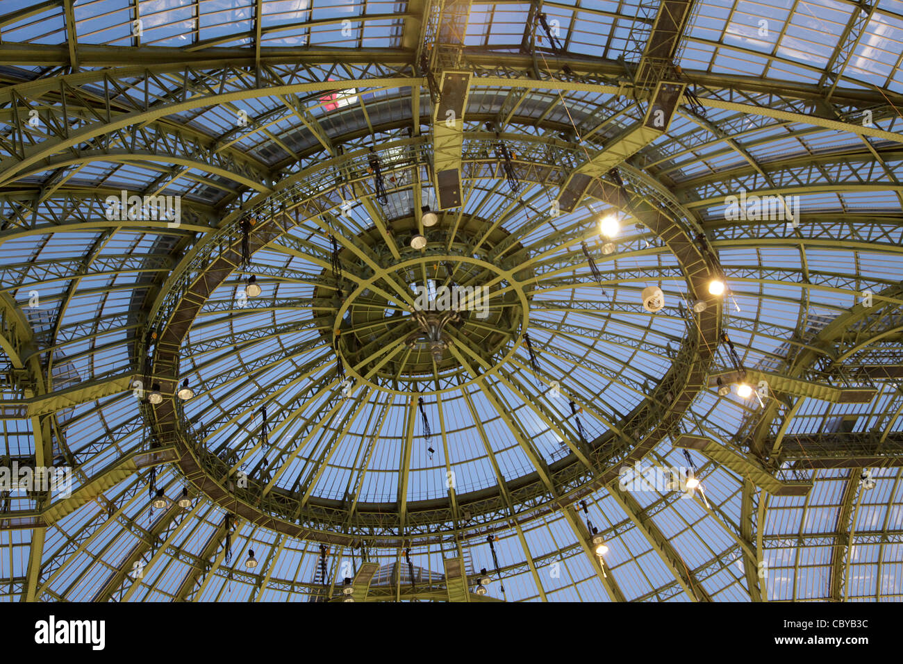 Dekorative Schmiedearbeiten im Grand Palais in Paris Stockfoto