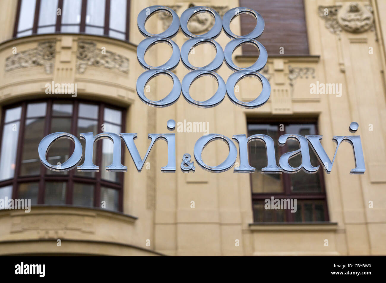 Onvi & Onavi Mode-Schaufenster in Prag, Tschechische Republik Stockfoto