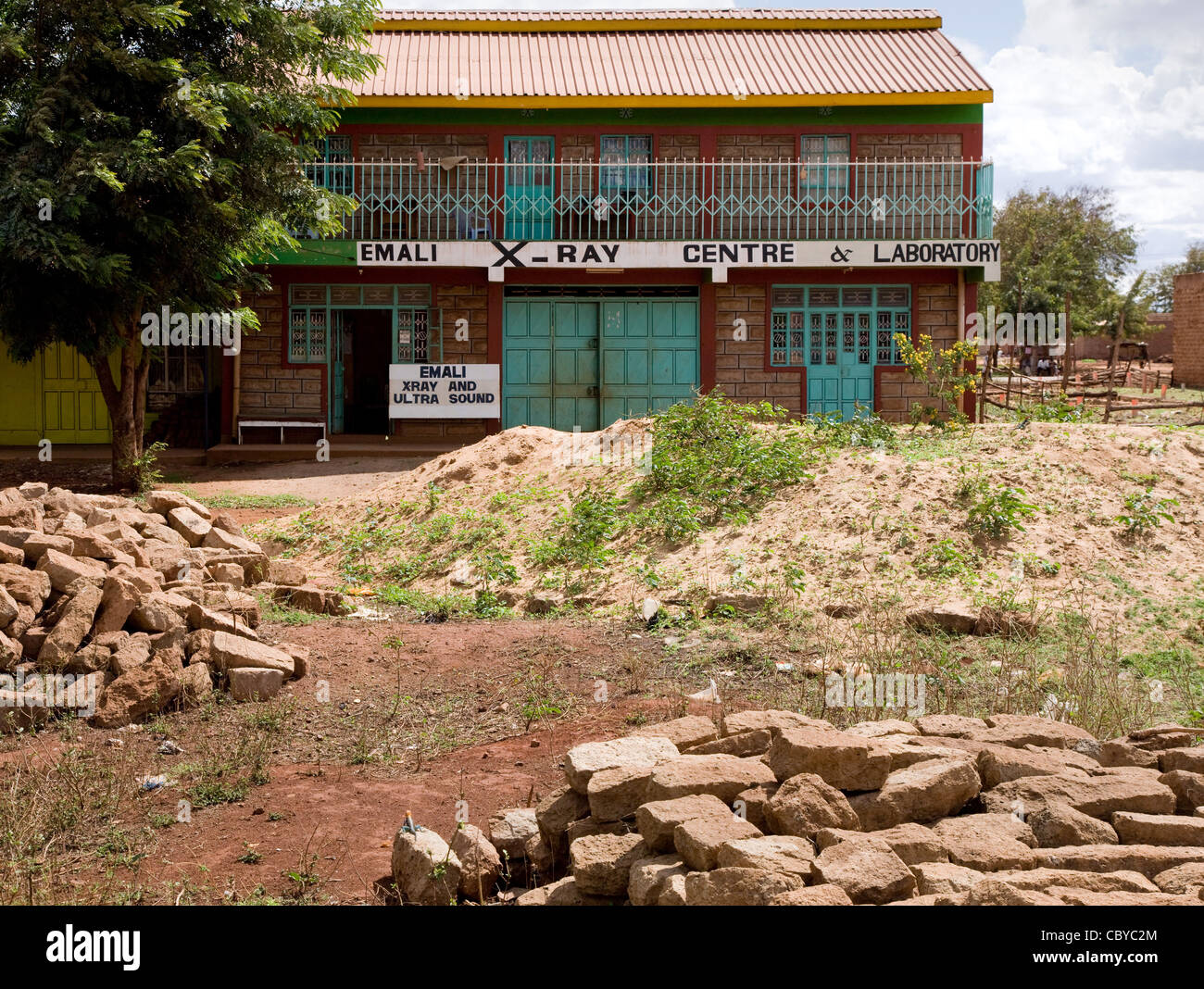 Die Emali X-Ray-Zentrum und das Labor über Nairobi nach Mombasa Road in Kenia Stockfoto