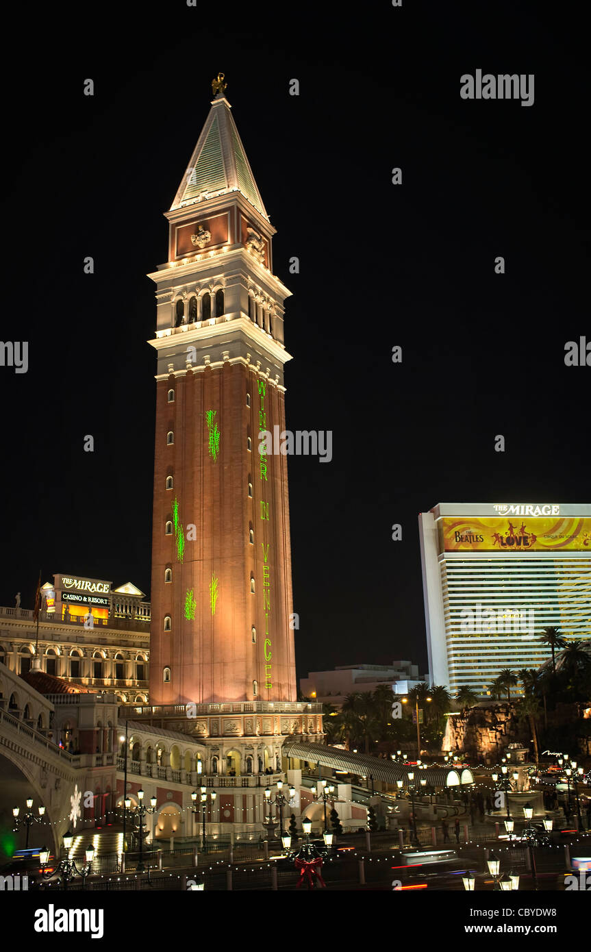 Venetian Hotel Tower in der Weihnachtszeit Stockfoto