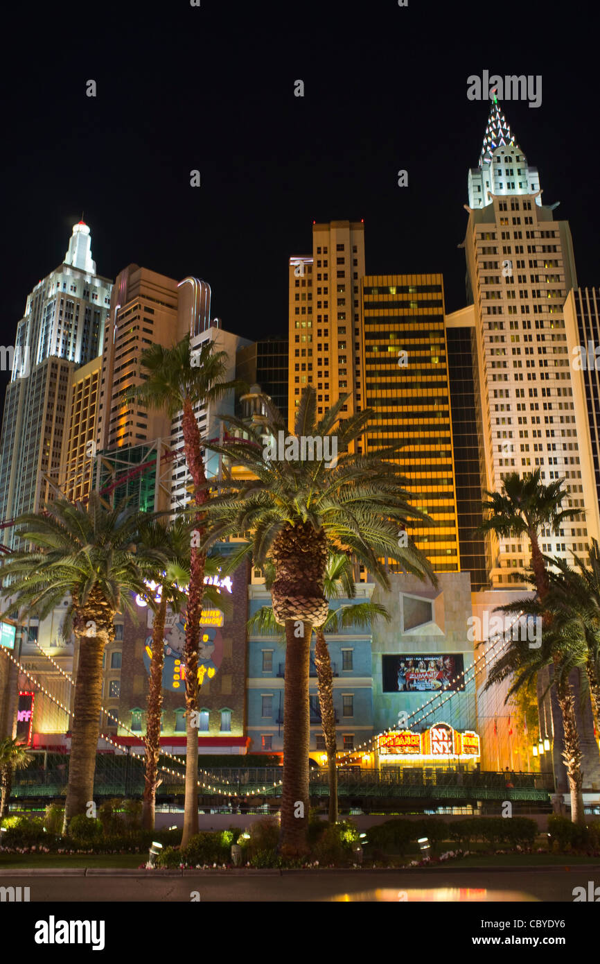 New York New York Hotel Las Vegas in der Nacht Stockfoto