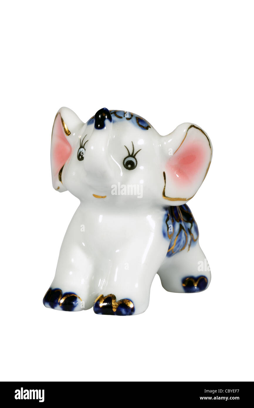 Keramik Elefant Figur weiß mit Beschneidungspfad isoliert. Stockfoto