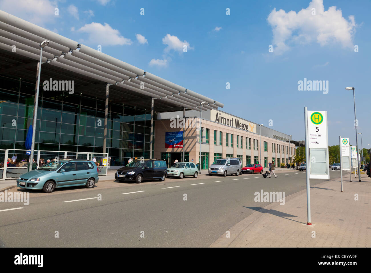 Düsseldorf Weeze Flughafen Parken Kosten www.alamy.de
