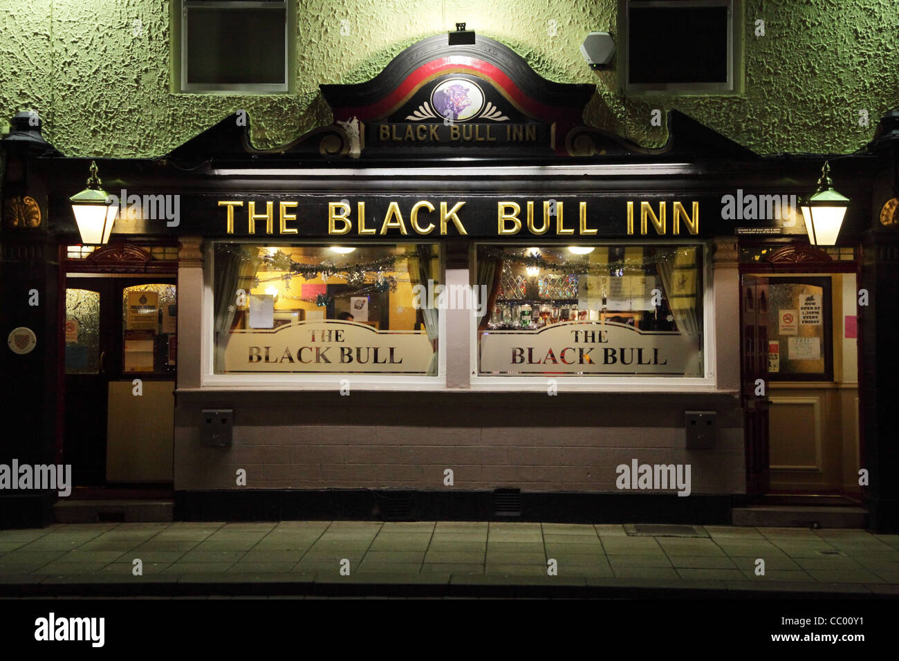 Außenansicht des Black Bull Inn in Nacht, Lanchester Dorf Nord-Ost-England, UK Stockfoto