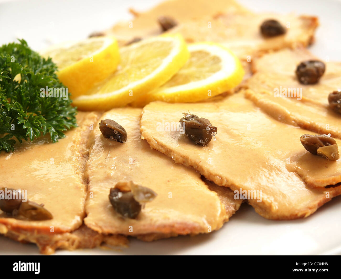 Vitello Tonnato - Kalbfleisch mit Thunfischsauce Stockfotografie - Alamy
