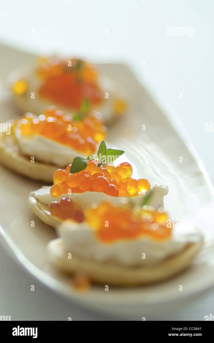 Blinis mit Sahne und kaviar Stockfotografie - Alamy