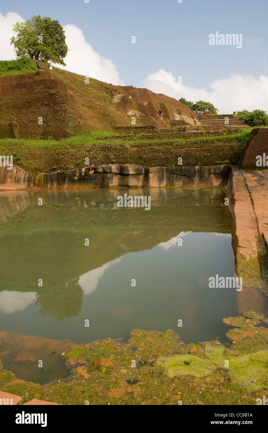 Der Pool im Palads an der Spitze von Sigiriya (Lion es Rock), Sri Lanka Stockfoto