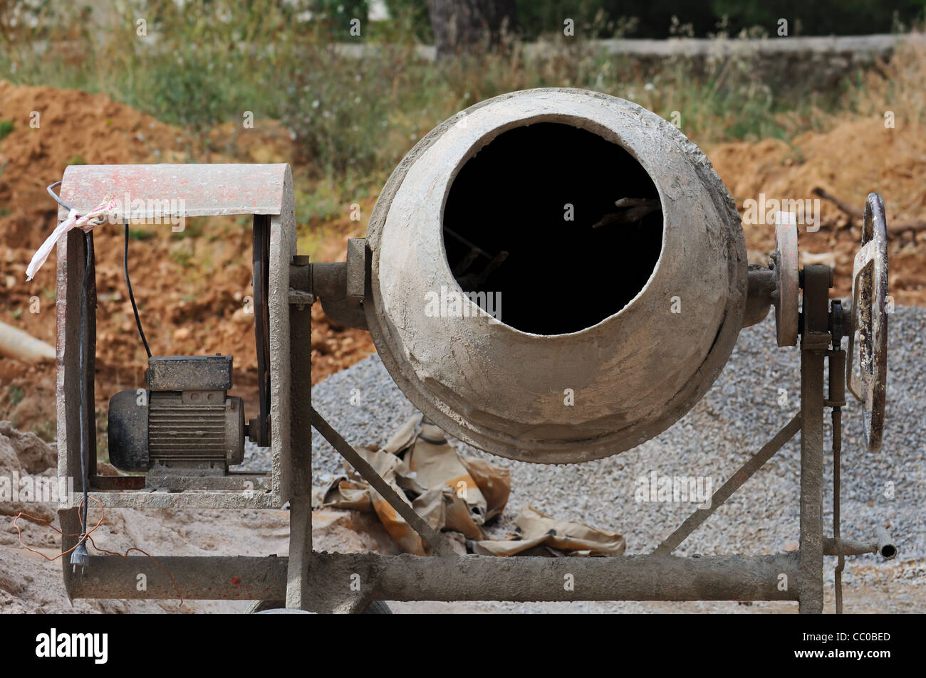 Industriellen Betonmischer Maschinen auf der Baustelle. Stockfoto