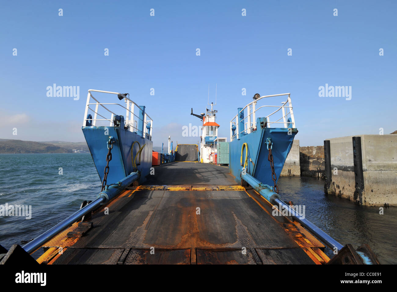 Loading Ramp Deck von Islay, Jura Auto Fähre in der schottischen Islandss Port Askaig auf Islay Feolin Jura Stockfoto