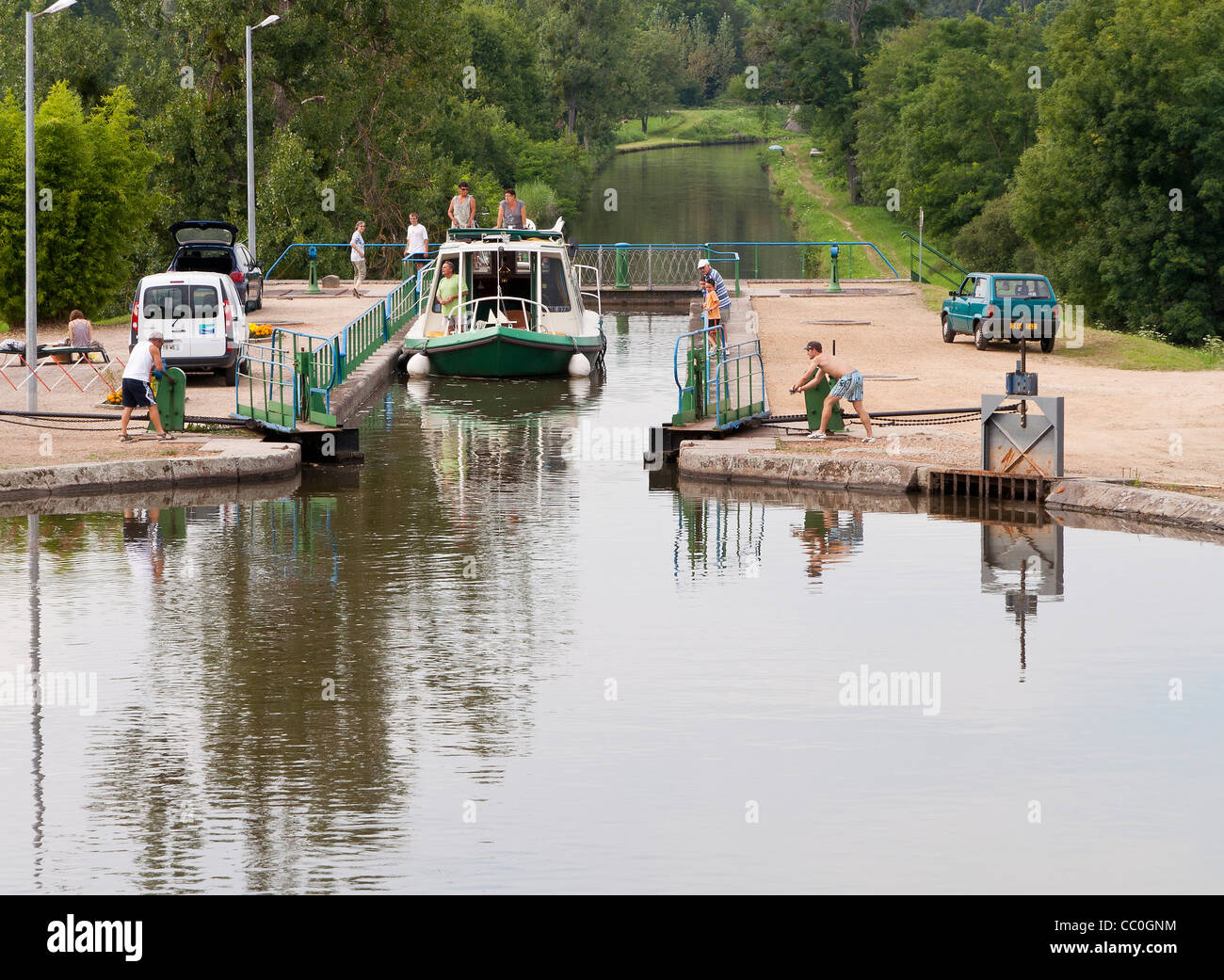 Kanalschleuse, Bourg-le-Comte 71110, Canal Roanne À Digoin, Saône-et-Loire (71), Bourgogne, Frankreich, Stockfoto