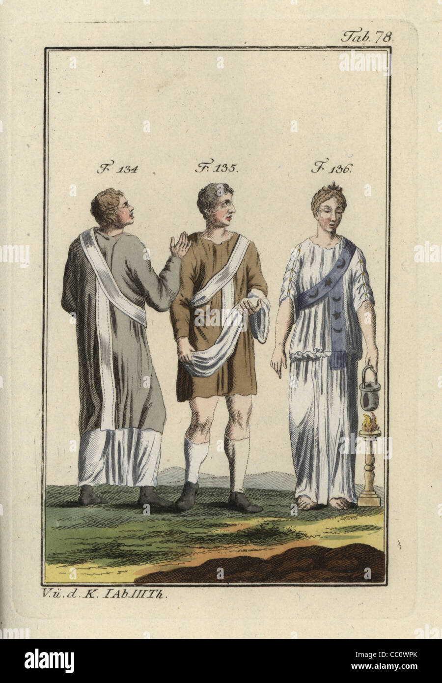 Zwei römische Männer tragen die Dalmatik (Tunika) und Lorum (Flügel) und einer Priesterin der Göttin Isis. Stockfoto