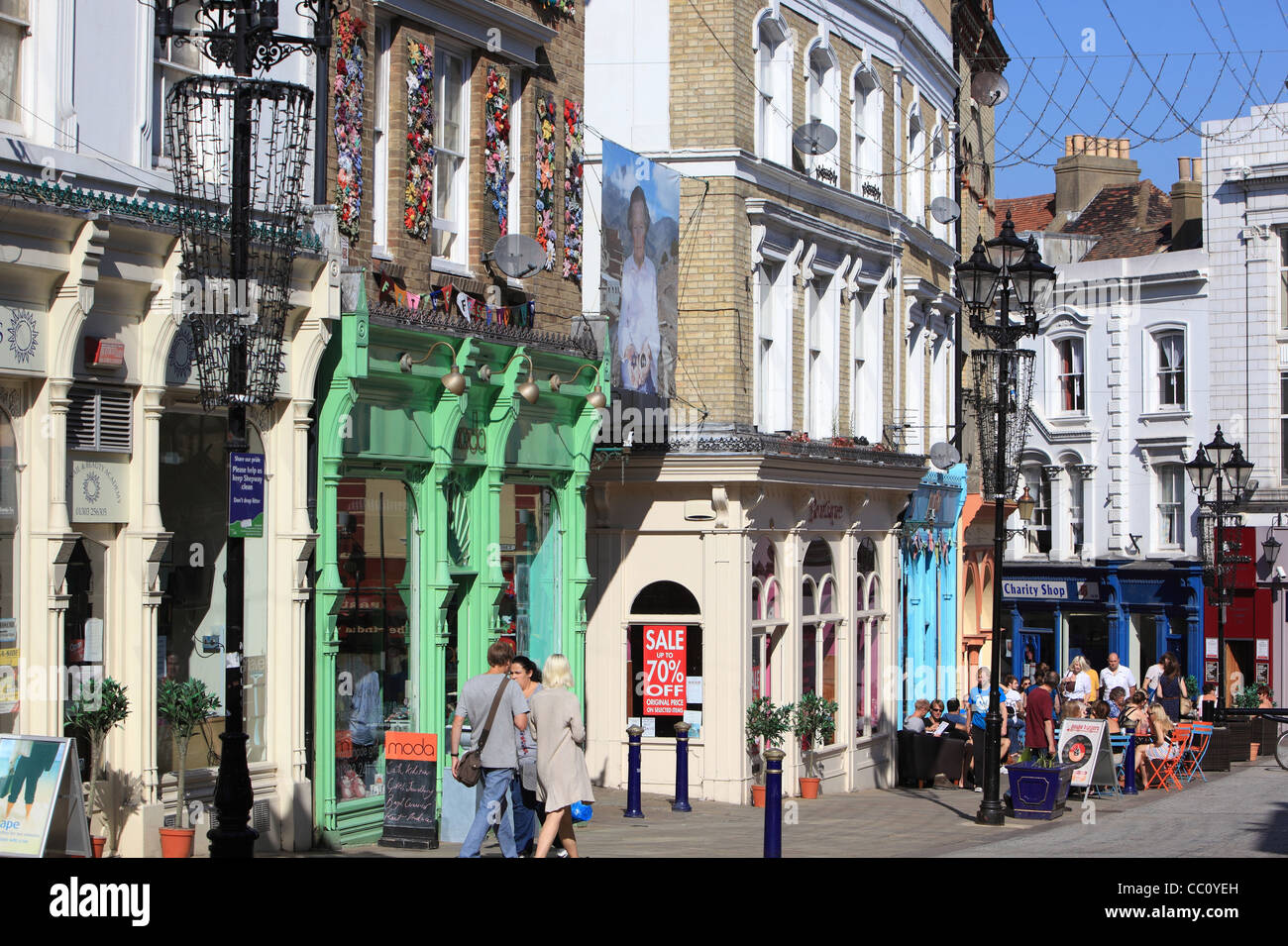 Belebten Rendezvous-Straße in der Nähe von Kreativquartier in Folkestone, Kent, England, UK Stockfoto