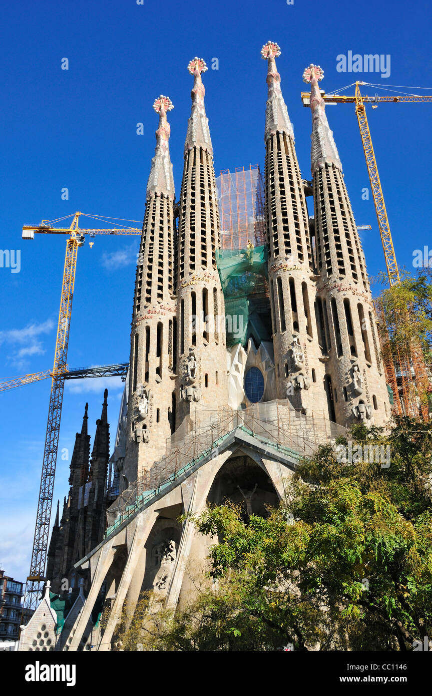 Barcelona, Spanien. Temple De La Sagrada Familia (Antoni Gaudi; begonnen 1882, noch unvollendet) laufenden Bauarbeiten Stockfoto