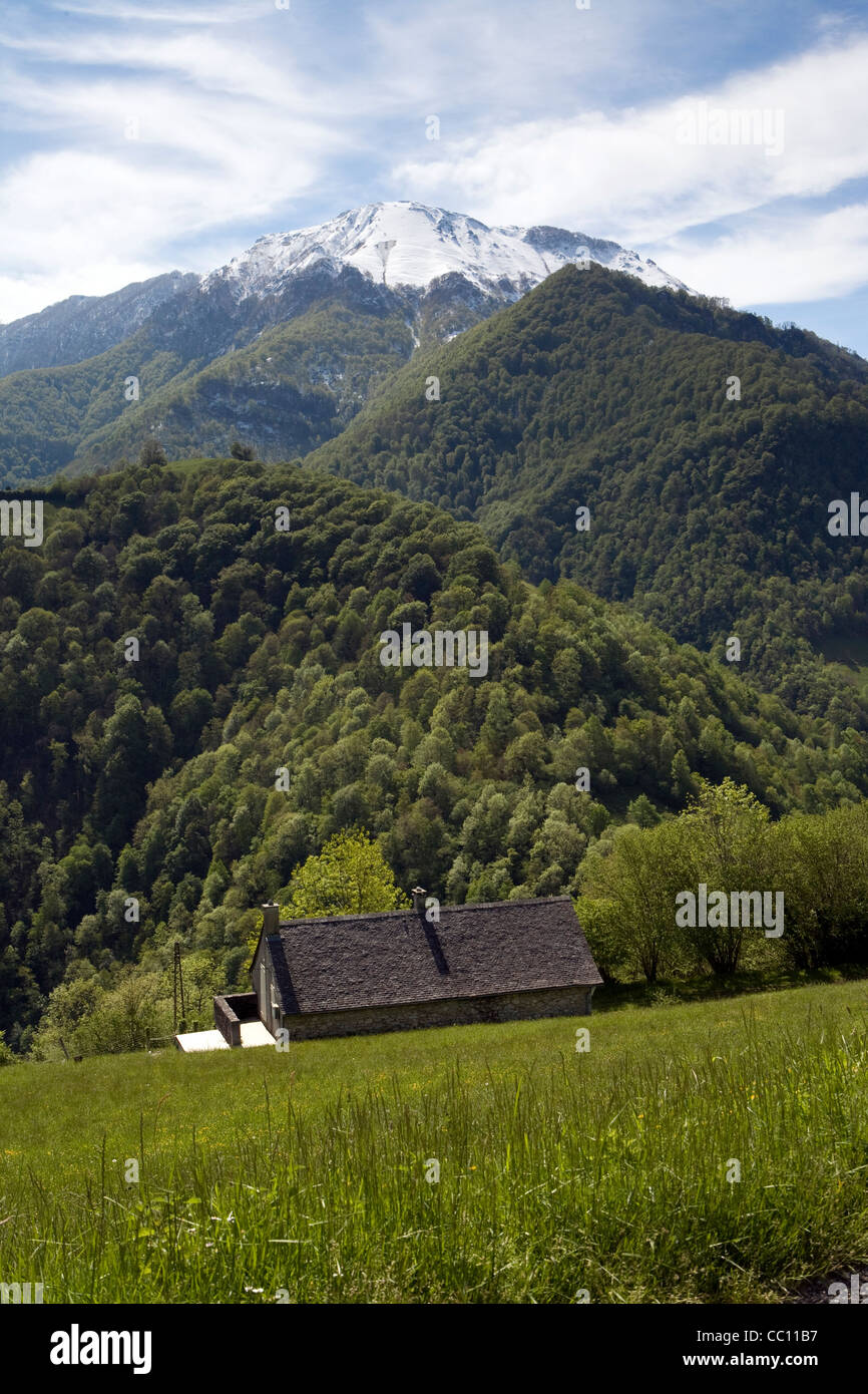 Kleines Haus in die Berg-Dorf Sarrance, PyrÈnÈes-Atlantiques, Frankreich Stockfoto