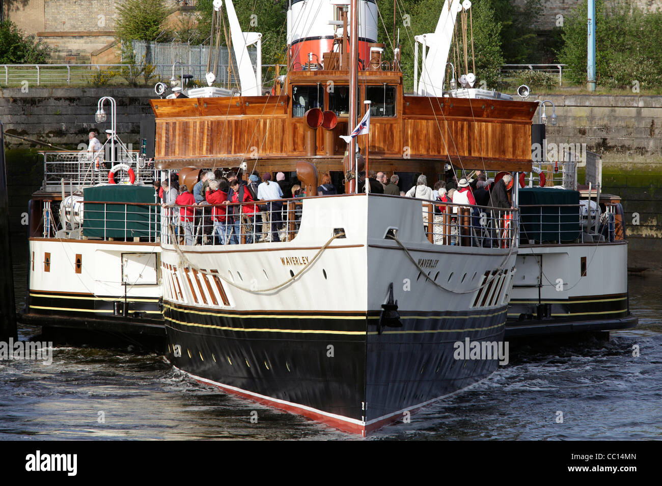 Waverley Paddle Steamer mit Abfahrt von Glasgow auf dem River Clyde, Schottland, Großbritannien Stockfoto